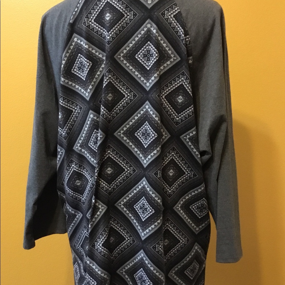 LuLaRoe Randy - Picture 2 of 4